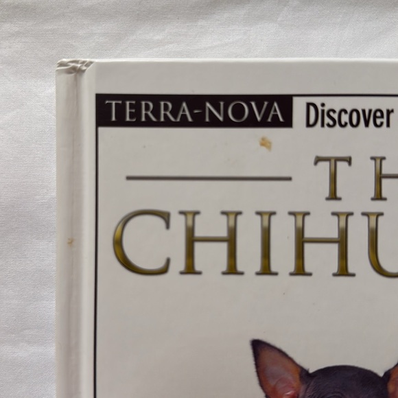 Book: The Chihuahua - Picture 12 of 12